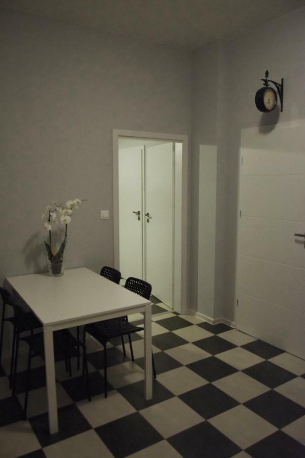 Loft Wroclaw Hostel Bagian luar foto
